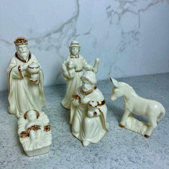 Vintage LEFTON China Nativity Scene Figurines Christmas Decor Gold - Picture 8 of 10